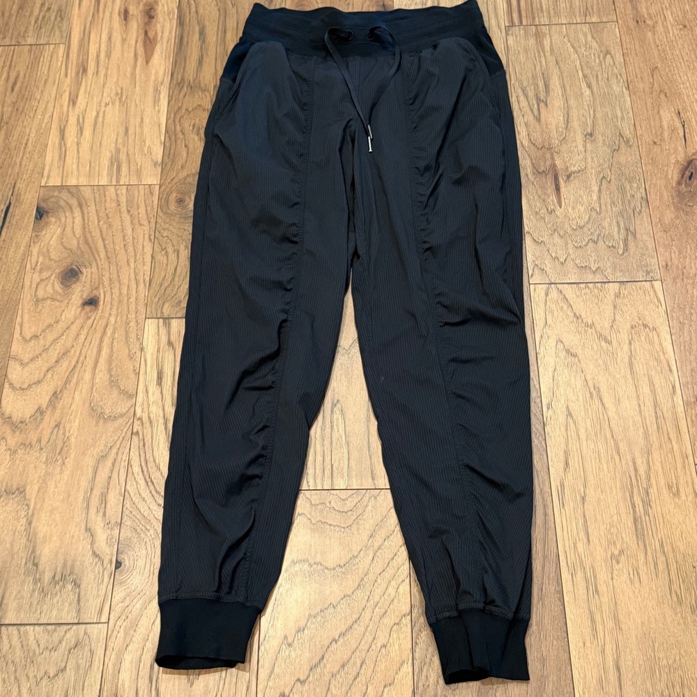Lululemon Dance Studio Jogger 29 Black Pinstripe Textured Pants LW5ENMS Size 6